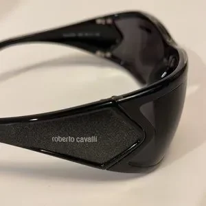 New ROBERTO CAVALLI Sunglasses with original case and RC lens wipe Roberto Cavalli | Accessories | New Roberto Cavalli  main image 3